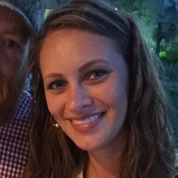 Meet your Posher, Olivia - Picture 1 of 1